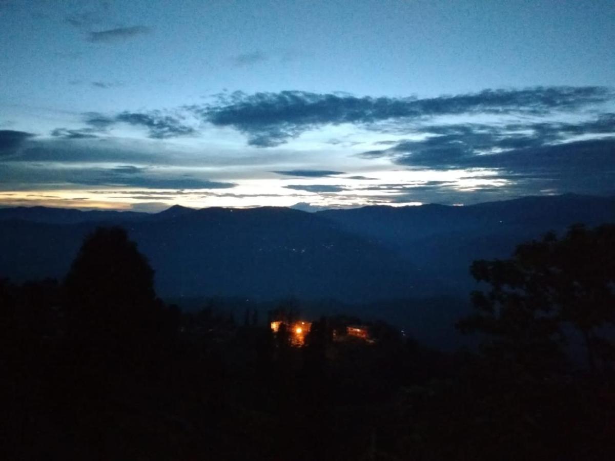Swabhumi Homestay Kurseong Екстер'єр фото